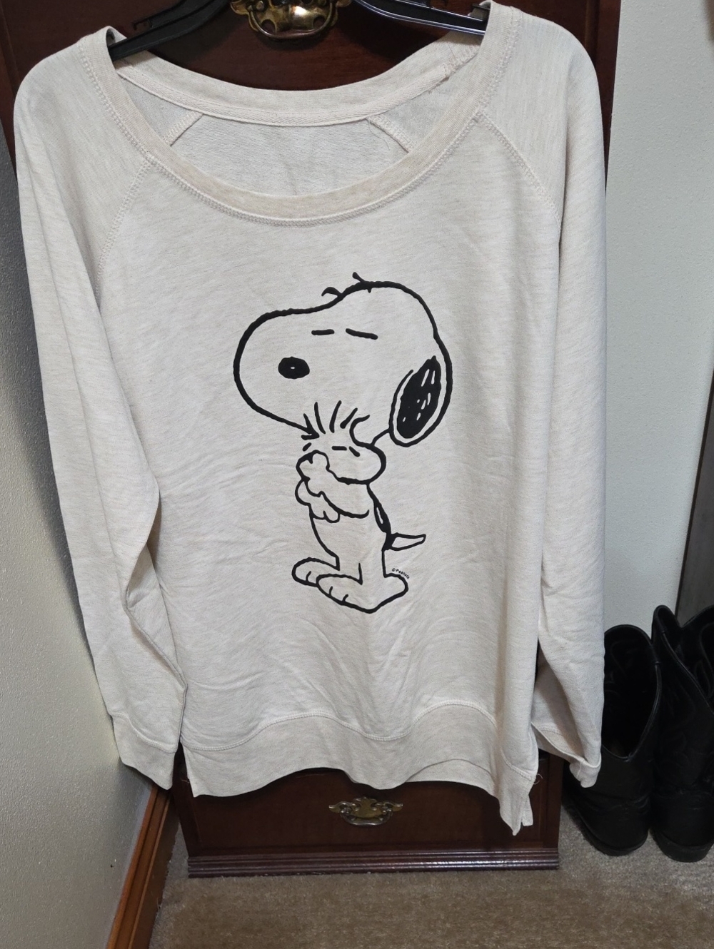 Source Unknown Cream Long-Sleeve Snoopy Graphic Tee